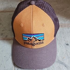 Patagonia Logo Adjustable Snap Back Brown Netplus Mesh Trucker Baseball Hat NWOT